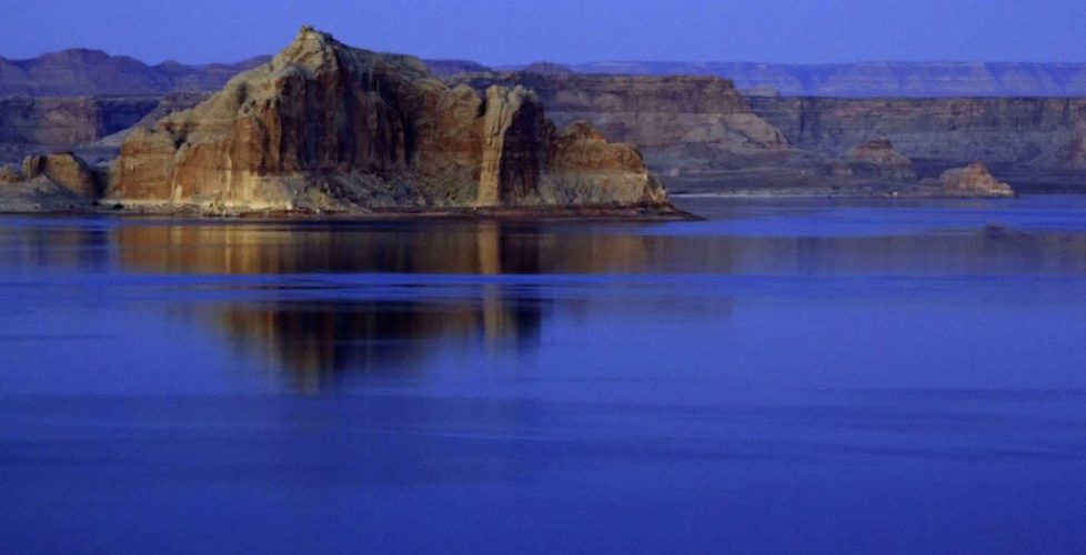 b-em Lake Powell at night Vivenza CR