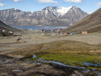2-View of Longyearbyen and Adventurefjord