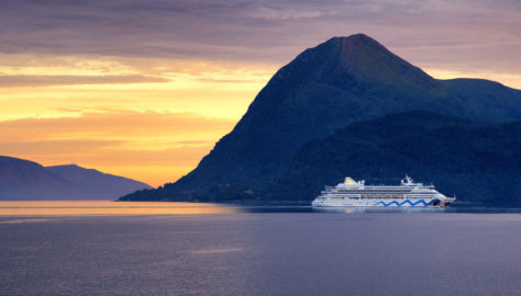 39-Sunset on cruise up the Norwegian coast