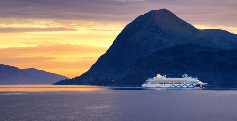 39-Sunset on cruise up the Norwegian coast